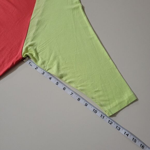 Femme by Tresics Women's Bright Raglan Sleeve Top - Picture 6 of 11